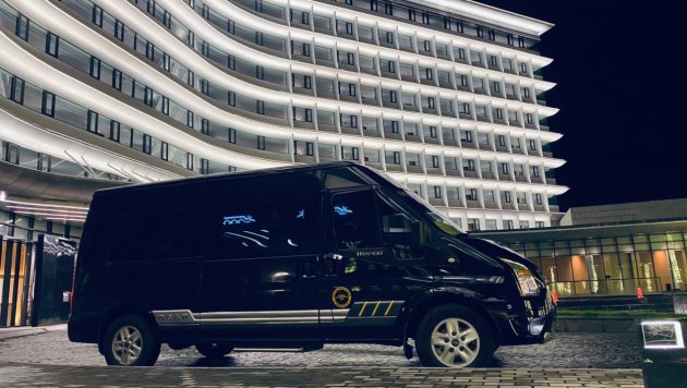 Trải nghiệm sang trọng với dịch vụ thuê xe limousine Đà Nẵng.